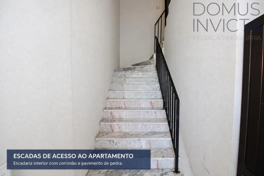 Apartamento T3 para Venda em Sé, Santa Maria e Meixedo Foto 21