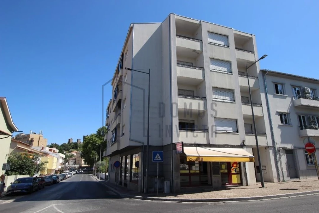 Apartamento T3 para Venda em Sé, Santa Maria e Meixedo Foto 11