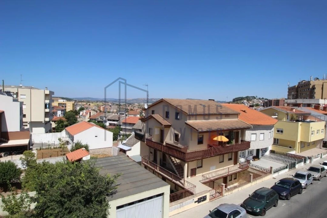 Apartamento T3 para Venda em Sé, Santa Maria e Meixedo Foto 26