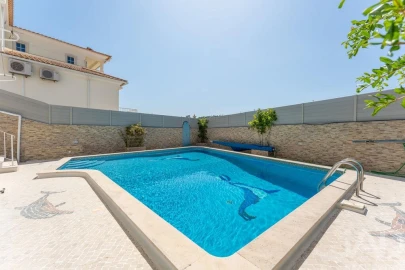 Moradia T8 para Venda em Loule (São Clemente)