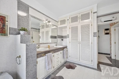Moradia T8 para Venda em Loule (São Clemente)