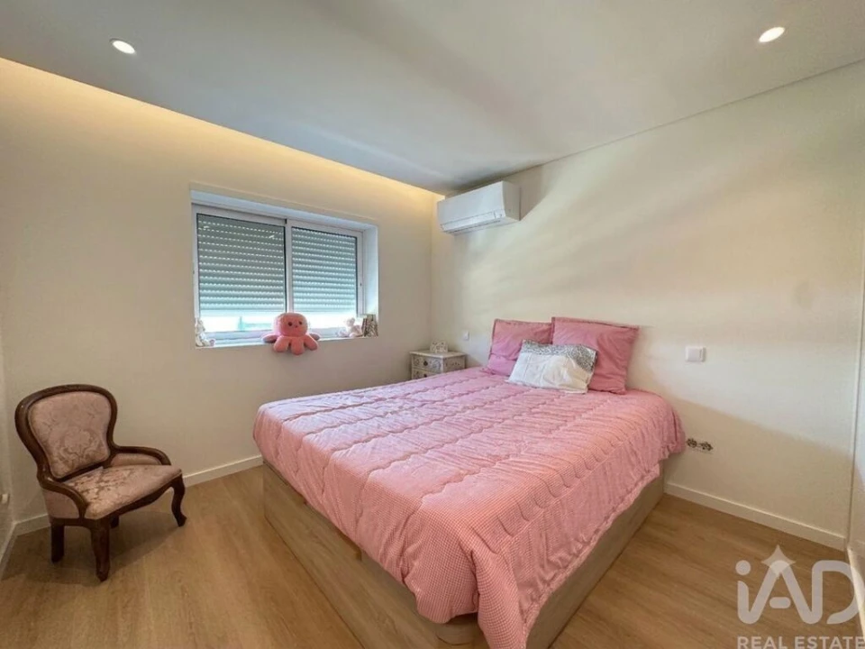 Apartamento T2 para Venda em Arcozelo Foto 12