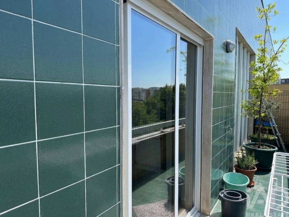 Apartamento T2 para Venda em Arcozelo Foto 28