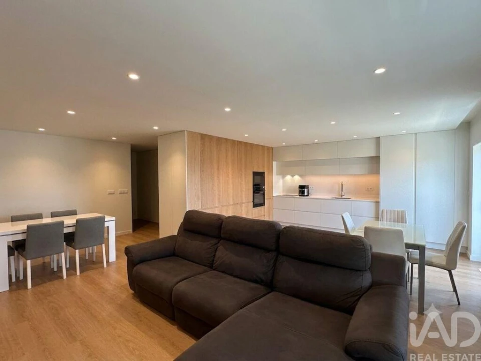 Apartamento T2 para Venda em Arcozelo Foto 6