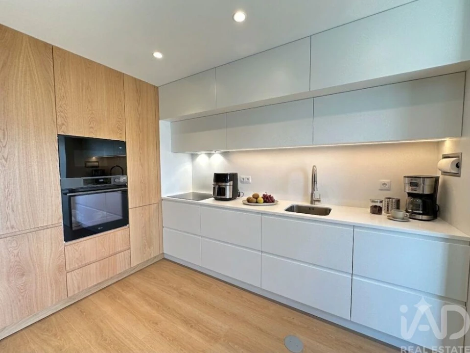 Apartamento T2 para Venda em Arcozelo Foto 3