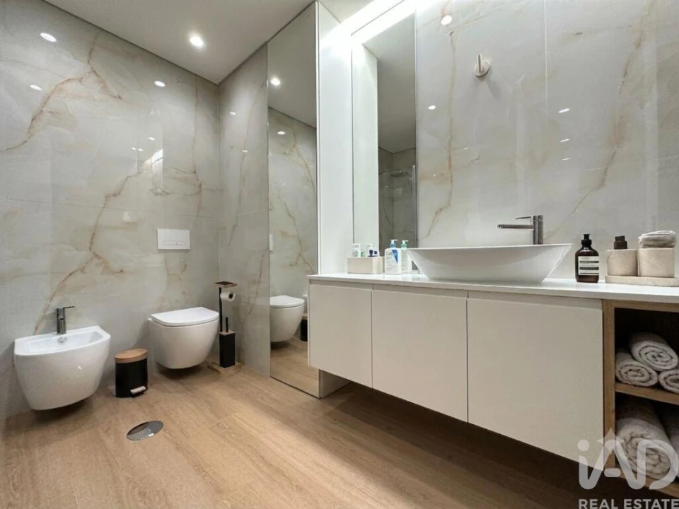 Apartamento T2 para Venda em Arcozelo Foto 8