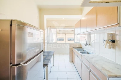 Apartamento T3 para Venda em Massamá e Monte Abraão