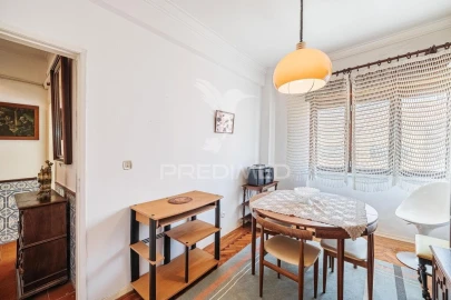 Apartamento T3 para Venda em Massamá e Monte Abraão