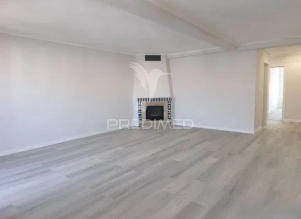 Apartamento T4 para Venda em Amora Foto 10