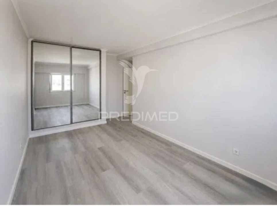 Apartamento T4 para Venda em Amora Foto 13
