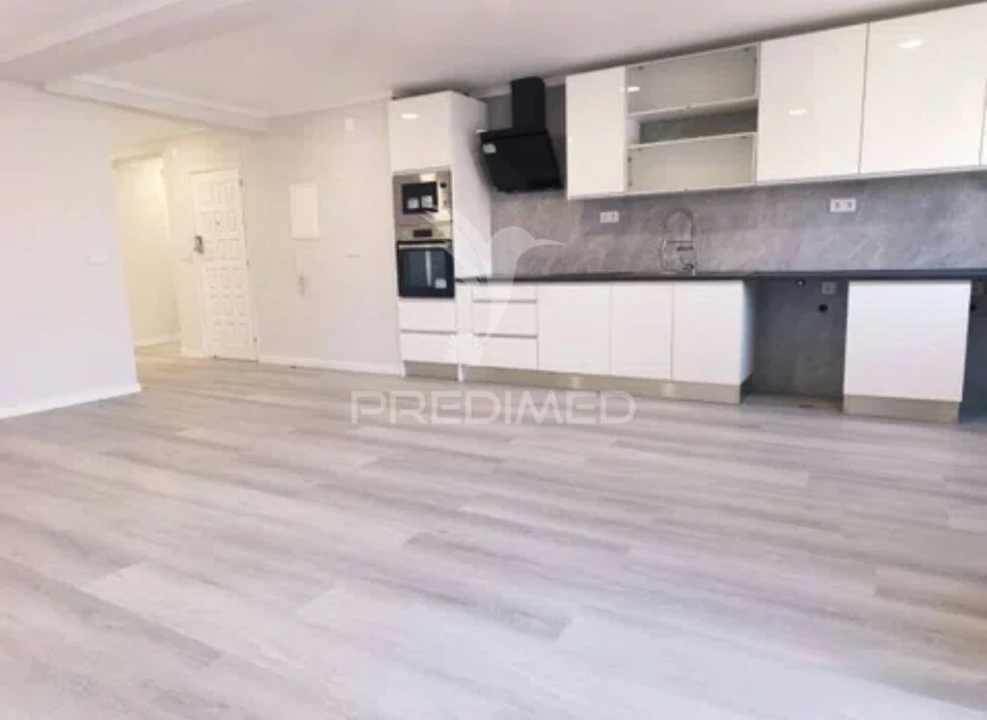 Apartamento T4 para Venda em Amora Foto 7