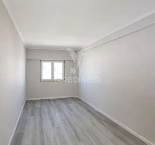 Apartamento T4 para Venda em Amora Foto 12