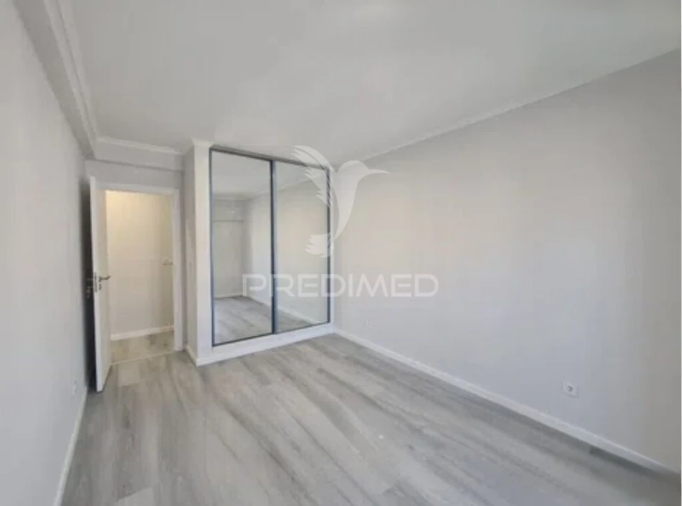 Apartamento T4 para Venda em Amora Foto 15