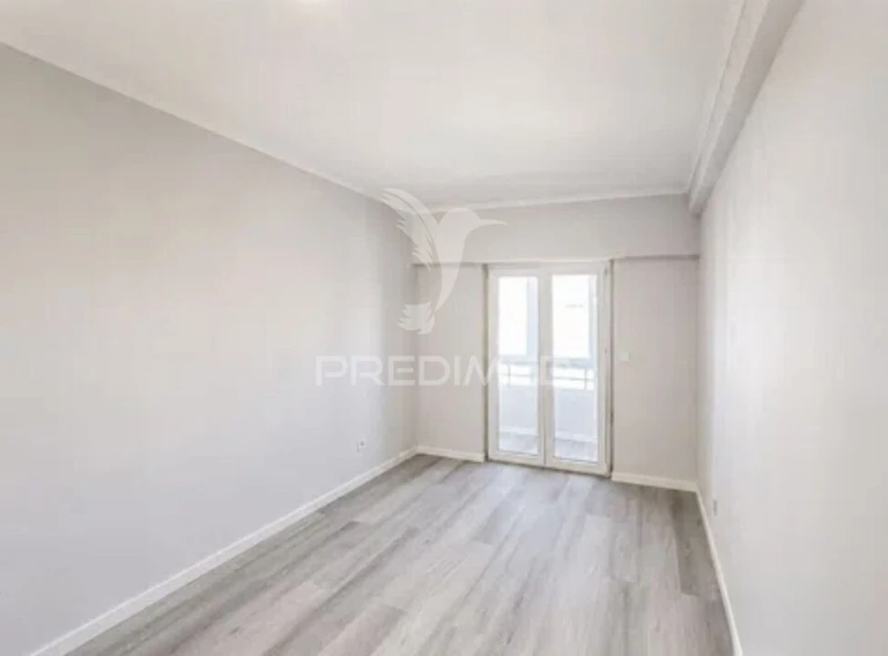 Apartamento T4 para Venda em Amora Foto 11