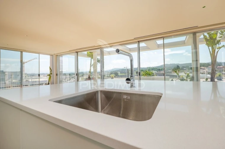 Apartamento T4 para Venda em Barcelinhos Foto 6