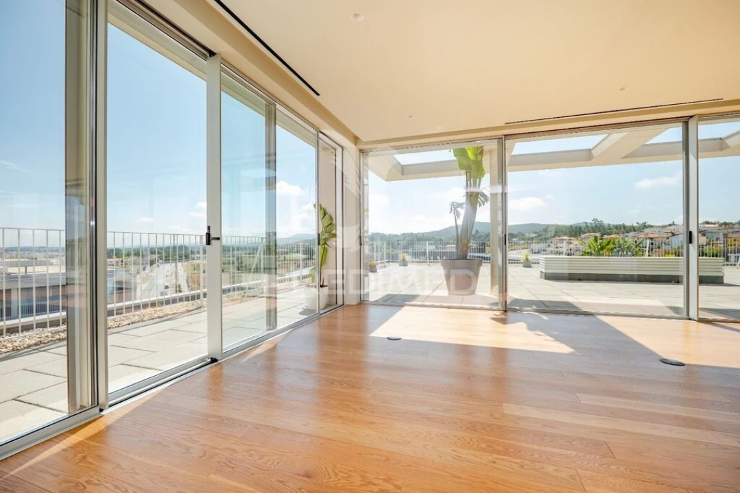 Apartamento T4 para Venda em Barcelinhos Foto 2