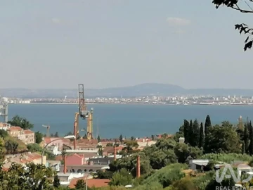 Apartamento T3 para Venda em Beato