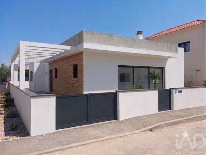 Moradia T3 para Venda em Fernao Ferro Foto 3