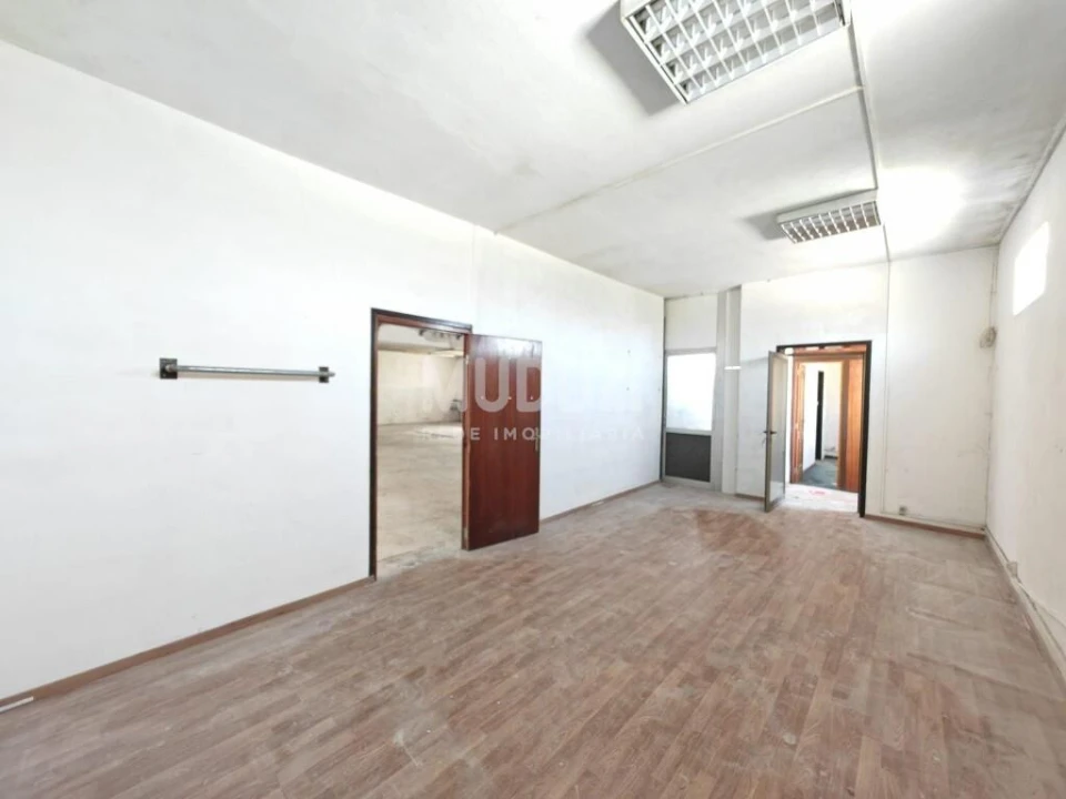 Armazém para Arrendamento em Oliveirinha Foto 5