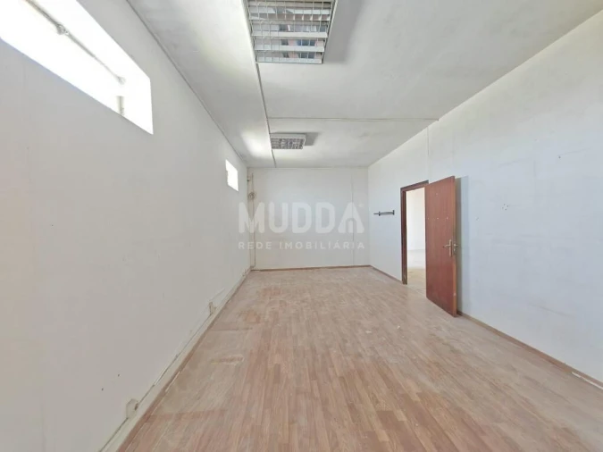 Armazém para Arrendamento em Oliveirinha Foto 4
