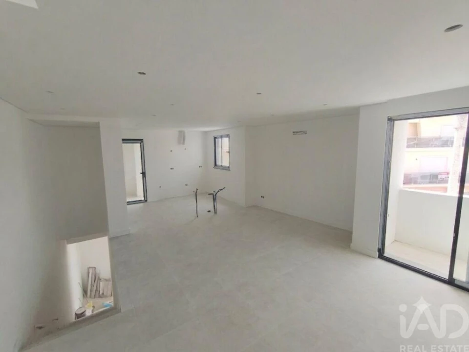 Apartamento T1 para Venda em Quarteira Foto 4
