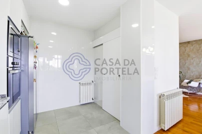 Apartamento T4 para Venda em Mafamude e Vilar do Paraíso