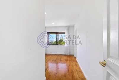 Apartamento T4 para Venda em Mafamude e Vilar do Paraíso