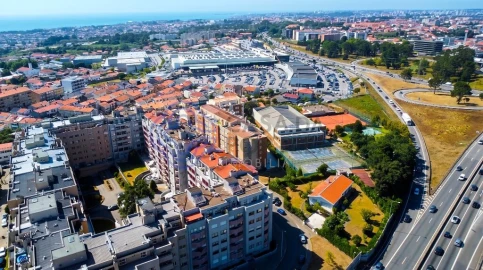 Apartamento T4 para Venda em Mafamude e Vilar do Paraíso