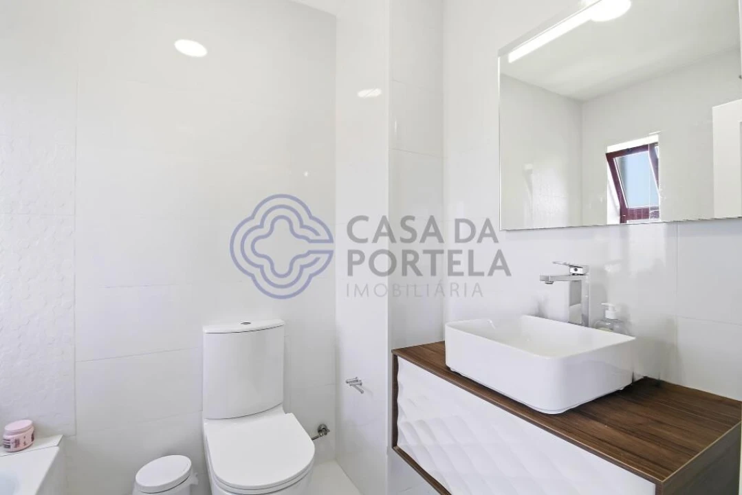 Apartamento T4 para Venda em Mafamude e Vilar do Paraíso Foto 25