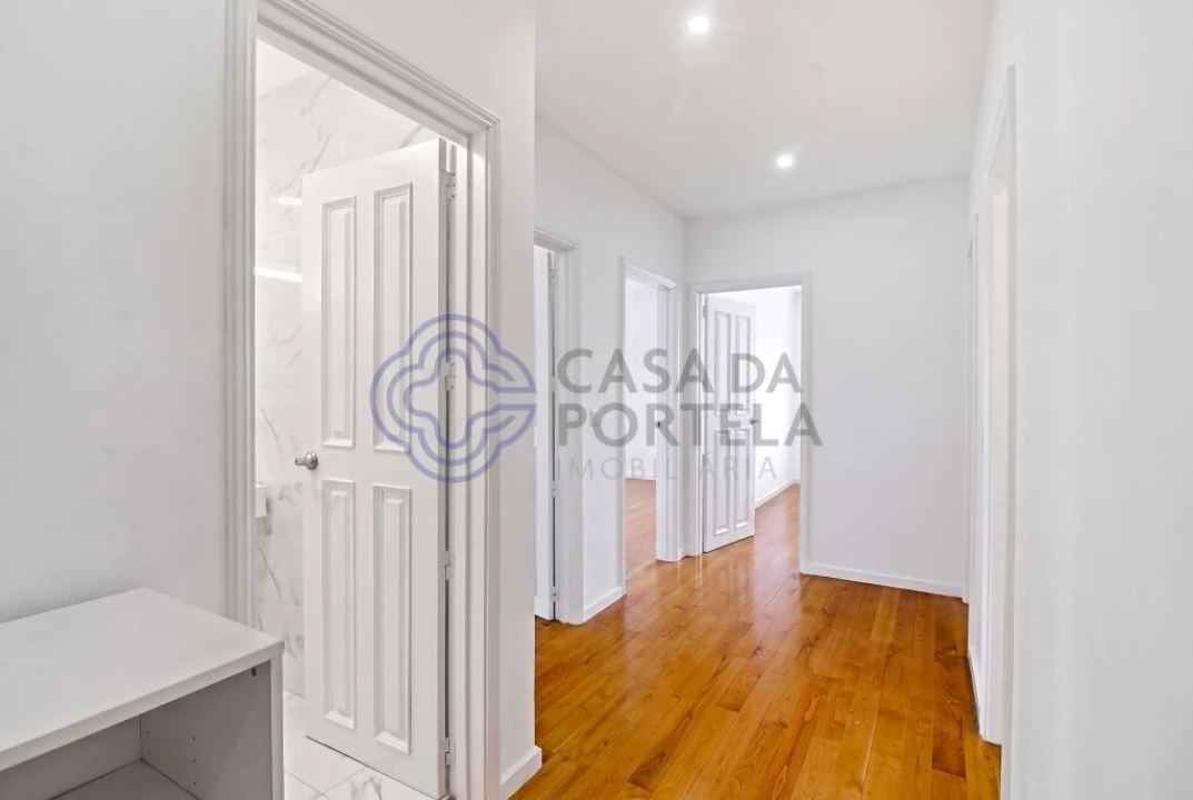 Apartamento T4 para Venda em Mafamude e Vilar do Paraíso Foto 13