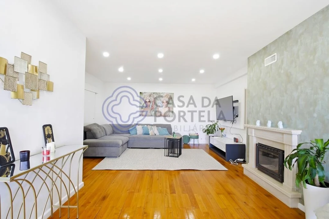 Apartamento T4 para Venda em Mafamude e Vilar do Paraíso Foto 6