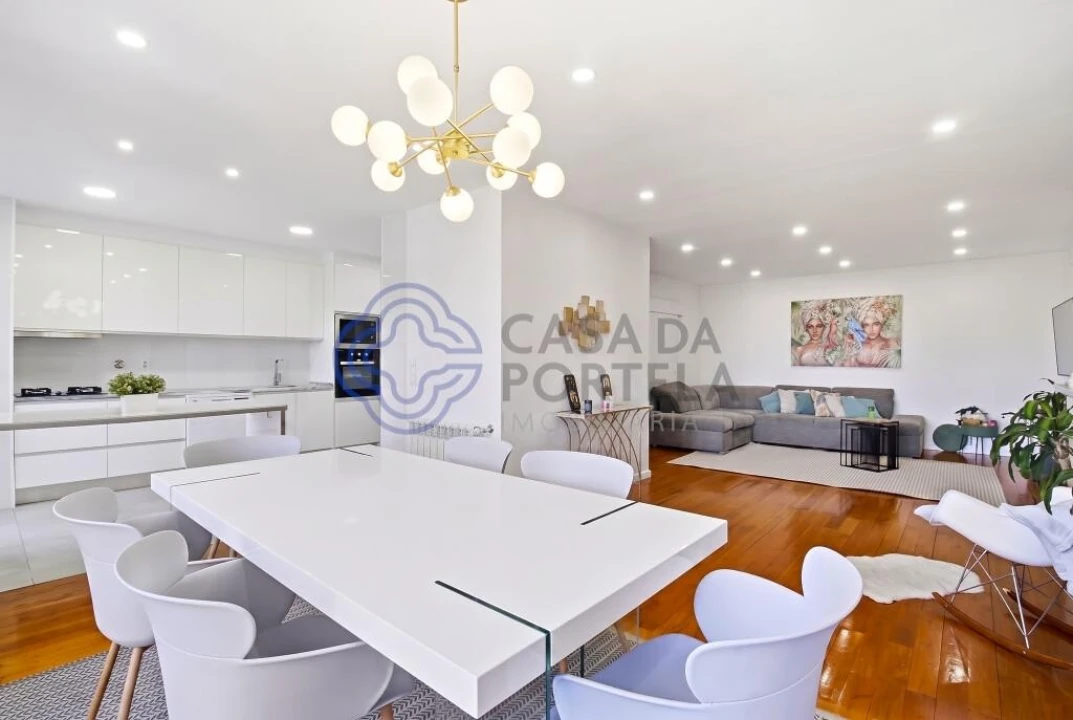 Apartamento T4 para Venda em Mafamude e Vilar do Paraíso Foto 8