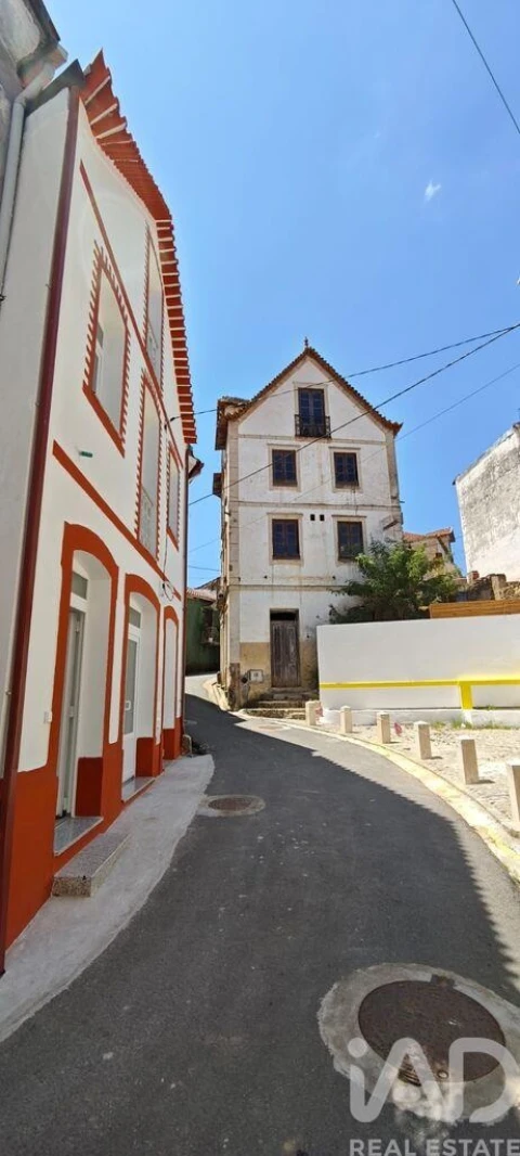 Moradia T3 para Venda em Lorvão