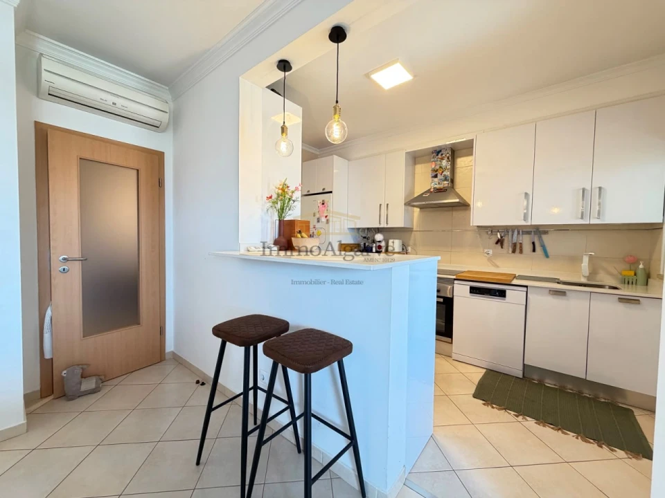 Apartamento T2 para Venda em Ferreiras Foto 9