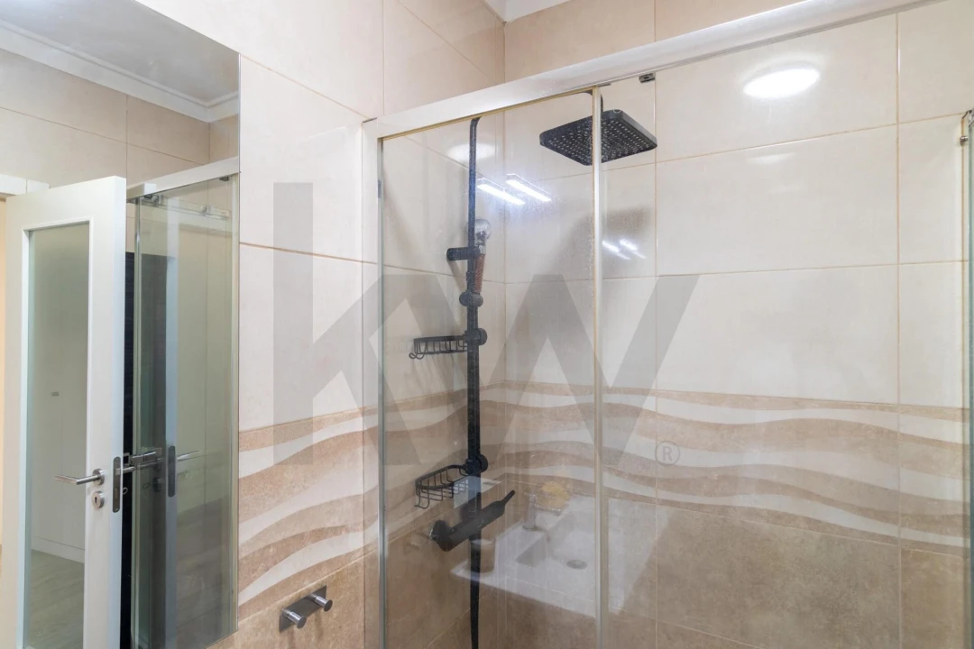 Apartamento T2 para Venda em Charneca de Caparica e Sobreda Foto 20