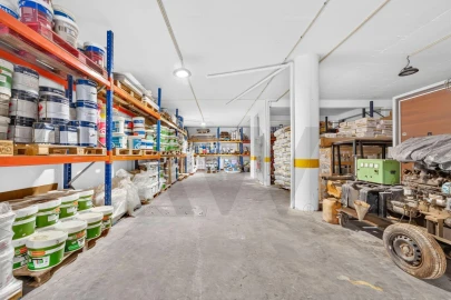 Armazém para Venda em Campanario