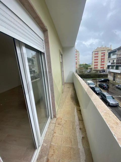 Apartamento T2 para Venda em Alfragide