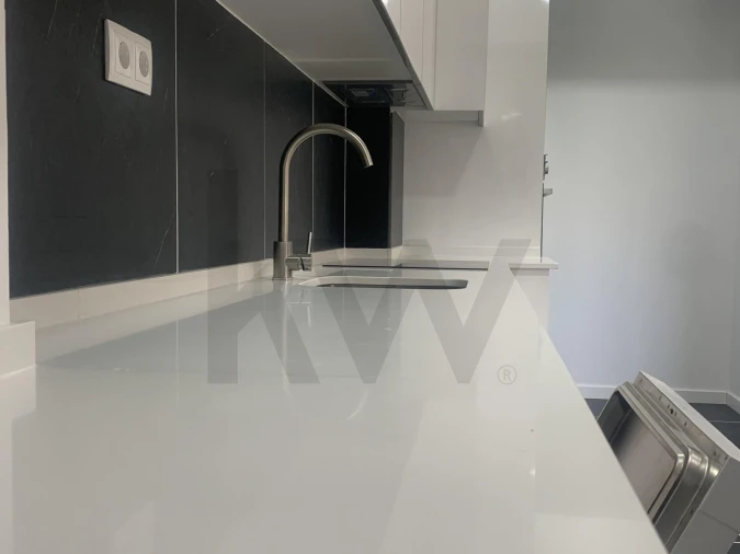 Apartamento T2 para Venda em Alfragide Foto 3