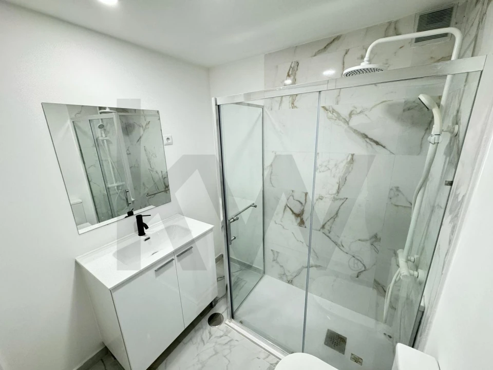 Apartamento T2 para Venda em Alfragide Foto 9
