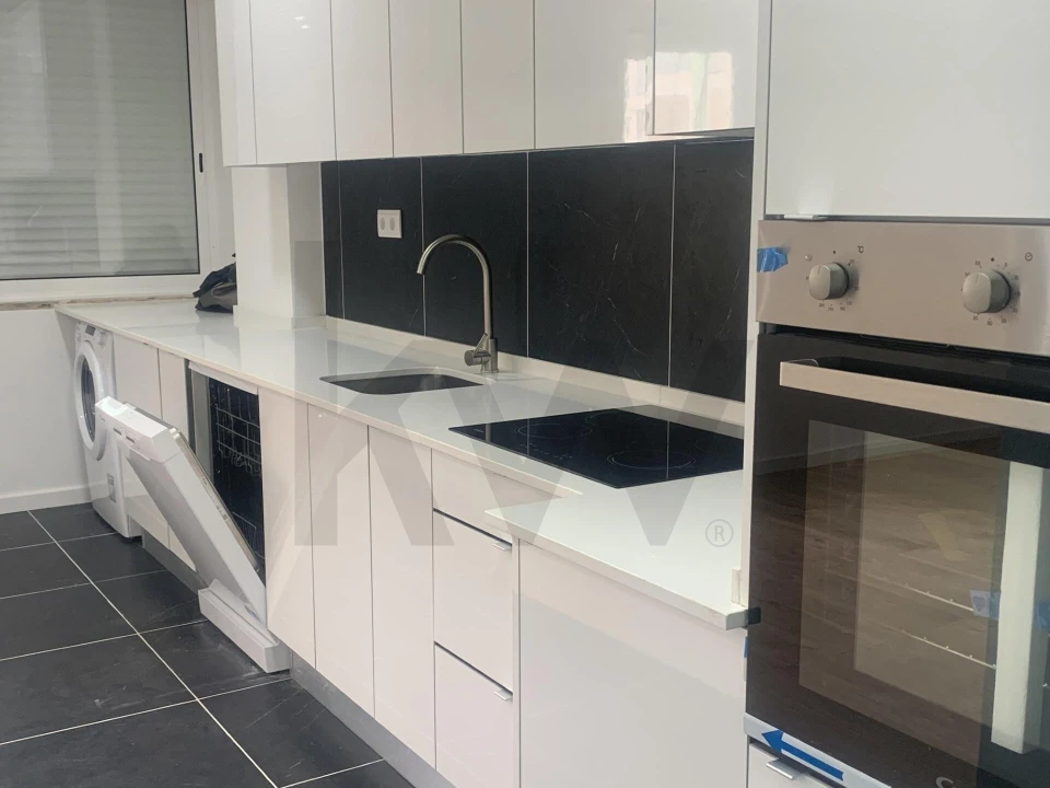 Apartamento T2 para Venda em Alfragide Foto 1