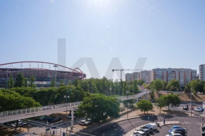 Apartamento T3 para Arrendamento em Benfica