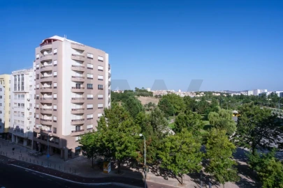 Apartamento T3 para Arrendamento em Benfica