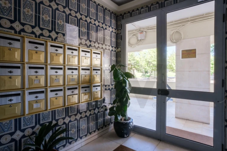Apartamento T3 para Arrendamento em Benfica Foto 26