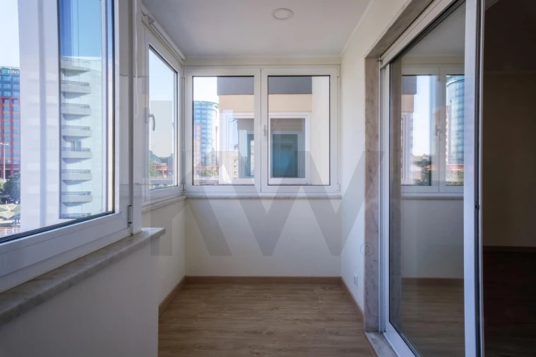 Apartamento T3 para Arrendamento em Benfica Foto 10