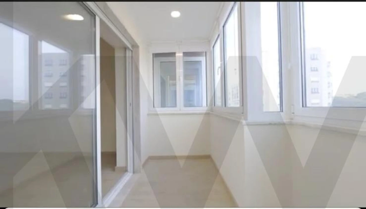 Apartamento T3 para Arrendamento em Benfica Foto 8