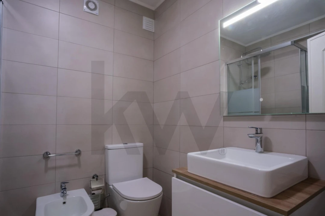 Apartamento T3 para Arrendamento em Benfica Foto 8