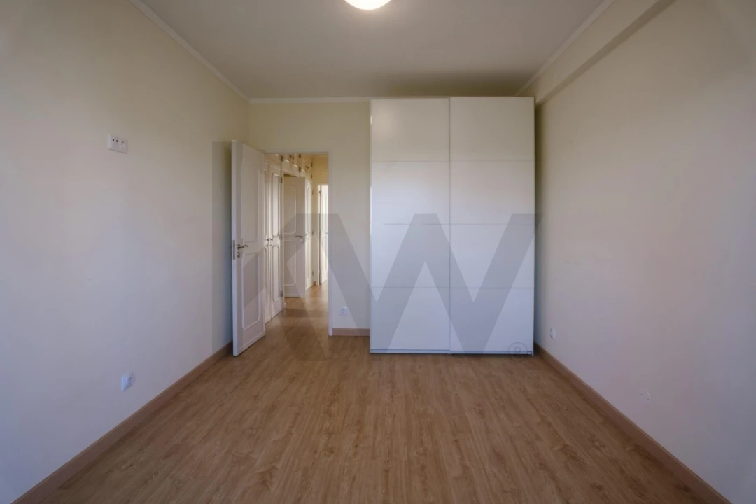 Apartamento T3 para Arrendamento em Benfica Foto 3
