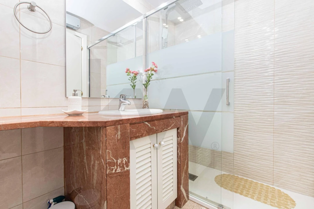 Apartamento T1 para Venda em Parque das Nações Foto 10