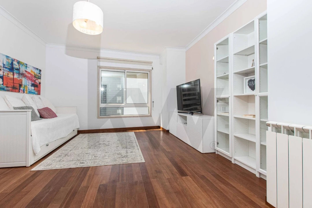 Apartamento T1 para Venda em Parque das Nações Foto 5