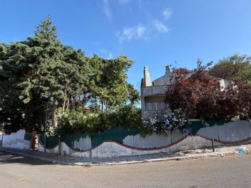 Moradia T5 para Venda em Oeiras e São Julião da Barra, Paço de Arcos e Caxias